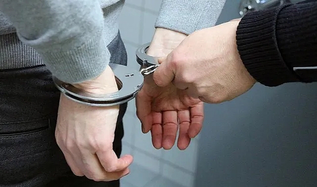 5 ilde IŞİD operasyonu: Bir kitabevi mühürlendi, 18 kişi tutuklandı