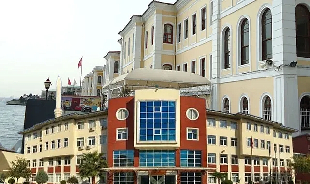 AYT'de Kartal İmam Hatip ve Kabataş Lisesi öğrencileri birinci oldu