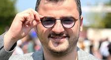 CHP'DE "KOLTUK SEVDALISI" DİYEREK İSTİFAYA DAVET ETMİŞ