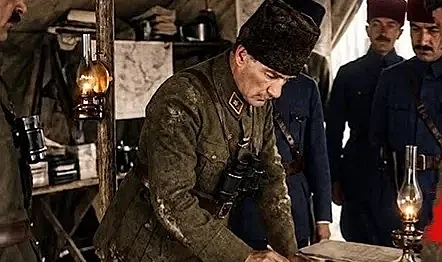 Herkes ayağa kalksın! Atatürk: Efendiler yarın Cumhuriyet'i ilan edeceğiz